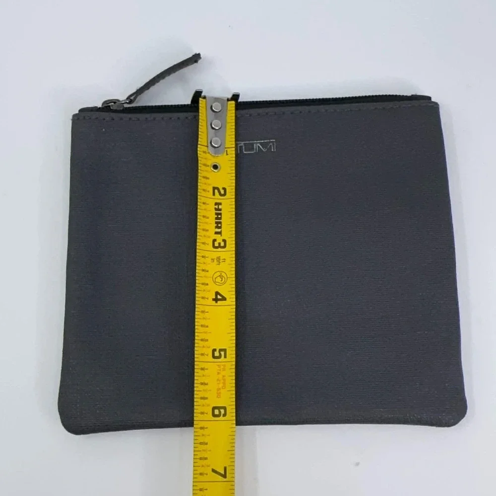TUMI x DELTA Tumi Black‎ Toiletry Pouch Silver Logo Zip Closure Travel Accessory